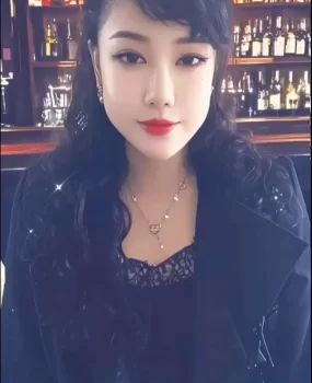 南郊丰满熟女,皮肤白。