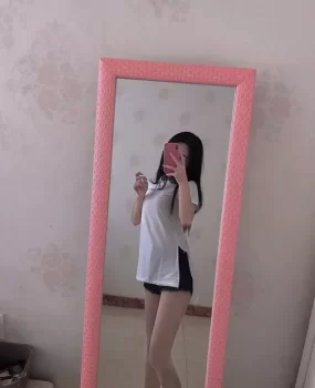 大学生妹妹兼职三通